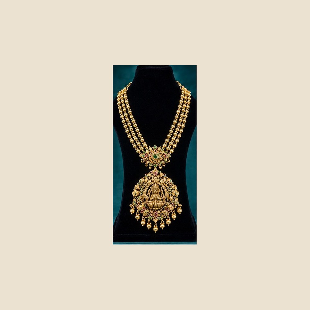 Three-strand pearl Lakshmi haaram